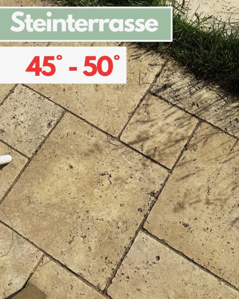 Thermometer auf Steinterrasse bei direkter Sonne – Temperatur von 45 bis 50 Grad Celsius messbar