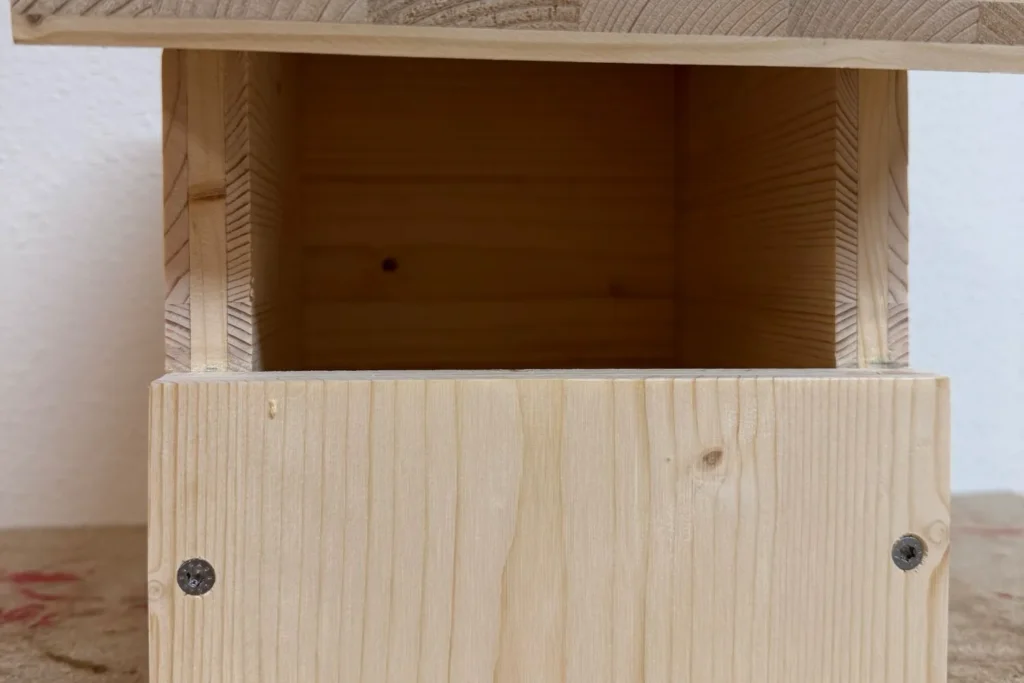 Halbhöhlen-Nistkasten, ungeölt.