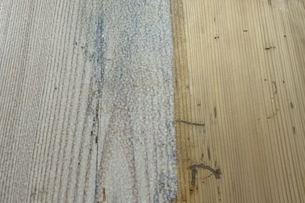 Holzfläche Fichte, halbsseitig weiß lasiert