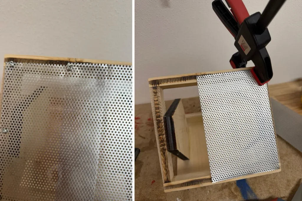 Lochblech wird mit Schrauben auf den Holzrahmen des Vogelfutterhauses befestigt; bei zu kleiner Breite zwei Bleche überlappend eingesetzt.