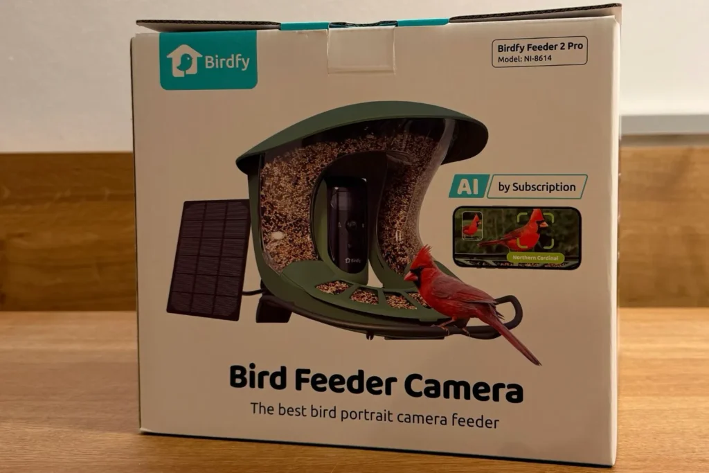 Birdfy Feeder 2 Pro Verpackung – intelligentes Vogelfutterhaus mit Kamera und Solarpanel