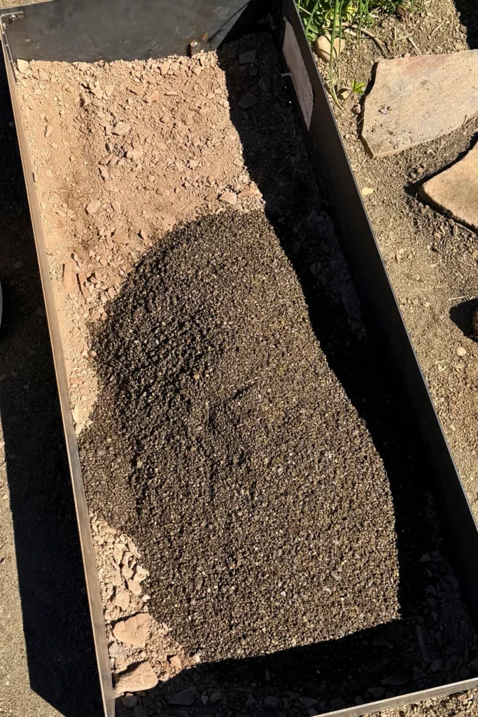 Streukies als mineralischer Zuschlagstoff für lockeres und nährstoffarmes Magerbeet-Substrat